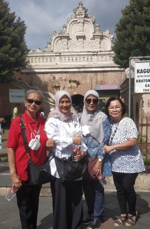 Grup WA Lansia Online Geriatri-ID sedang Kopdar di Yogya, tahun 2023